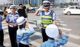 萌娃向交警爆料视频大全,视频大全趣味解读