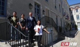 鹤山市爆料新闻事件视频,真相揭秘，背后故事引关注