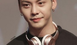 陈伟霆爆料的是谁啊视频,独家爆料背后的神秘人物