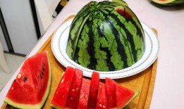 酒吧吃瓜网红是谁啊,酒吧吃瓜网红是谁？网络热议背后的真相